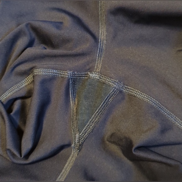 Victoria Sport Shiny Metallic Black and Silver Sports Bra & Leggings Set - Picture 10 of 15